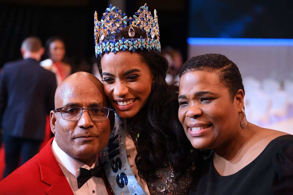 Miss world Toni-Ann Singh with her mom and dad