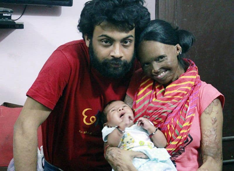 Laxmi Agarwal with her partner Alok and daughter Pihu - celebinfo.wiki - images