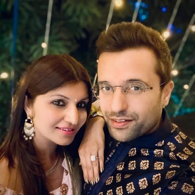 Sandeep Maheshwari with his Wife, Family - celebinfo.wiki - images
